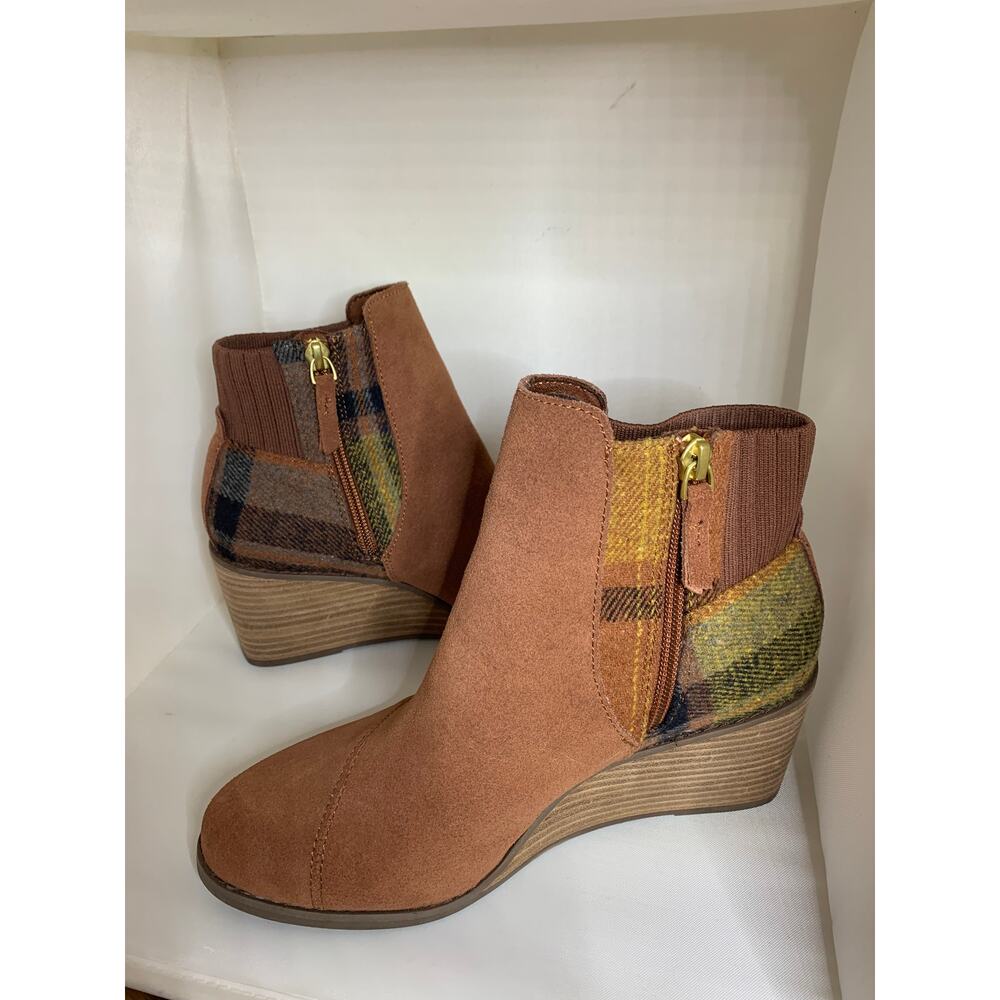 TOMS Women's 7 Sadie Bootie Dark Ember Suede/Plaid - Picture 2 of 9